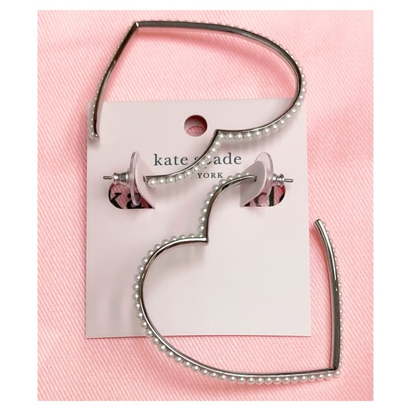 NWT Kate Spade ♠️ SHINING SPADE Silver Tone Faux Pearl Heart Hoop Earrings - Picture 1 of 6